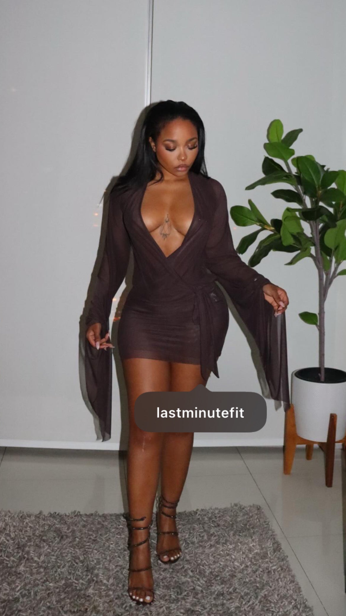 Injira backless dress