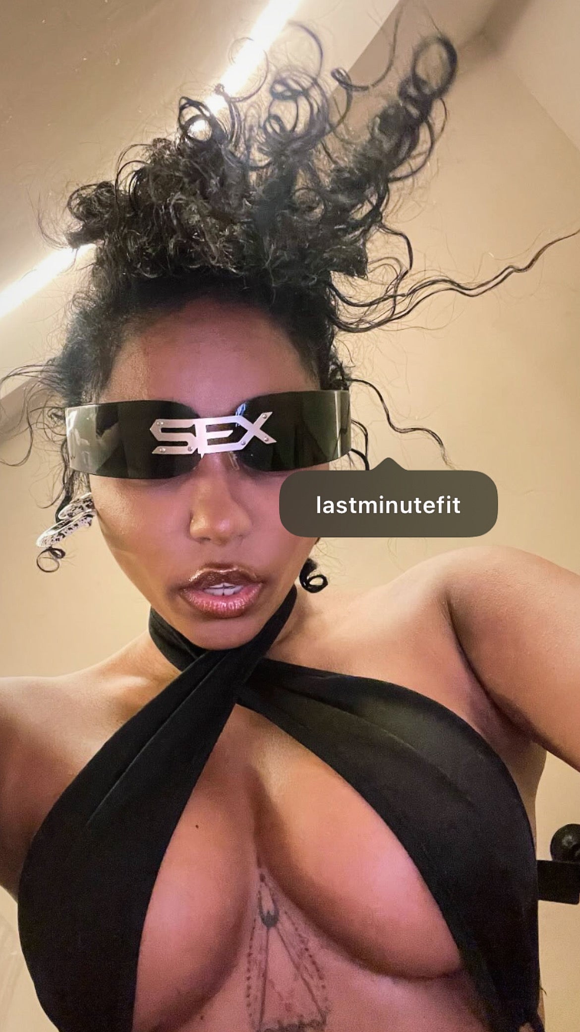 Trapped unisex sunglasses