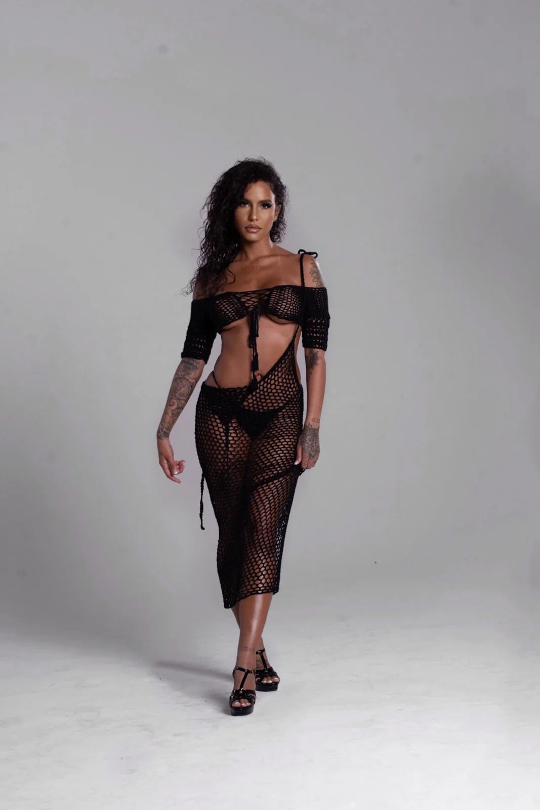 Maayan set in Shadow Black